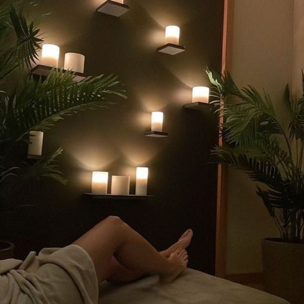 Soft strokes for complete body calmness.